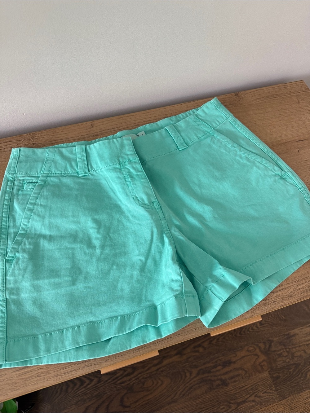 Vineyard Vines Women's Shorts in Aqua Teal